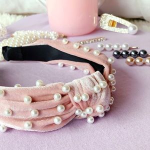 Pastel Renaissance Velvet and Pearl-Look Headband